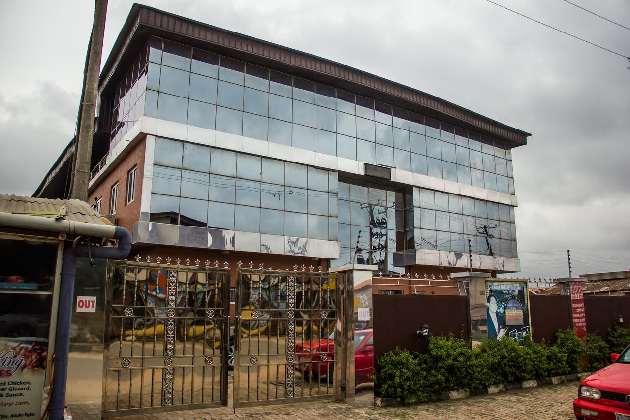 Glasshouse Hotel And Suites Egba Exterior foto